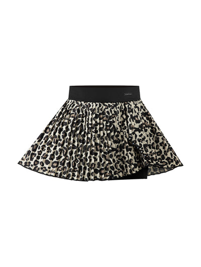 Asymmetrical pleated tennis skirt with leopard prints, with hidden pockets, perfect for tennis days.