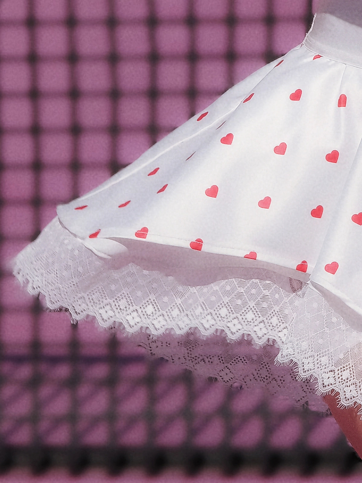 Heart Dot Print Tennis Skirt with Lace Hem Detail – Breathable Women's Athletic Skirt, White & Red