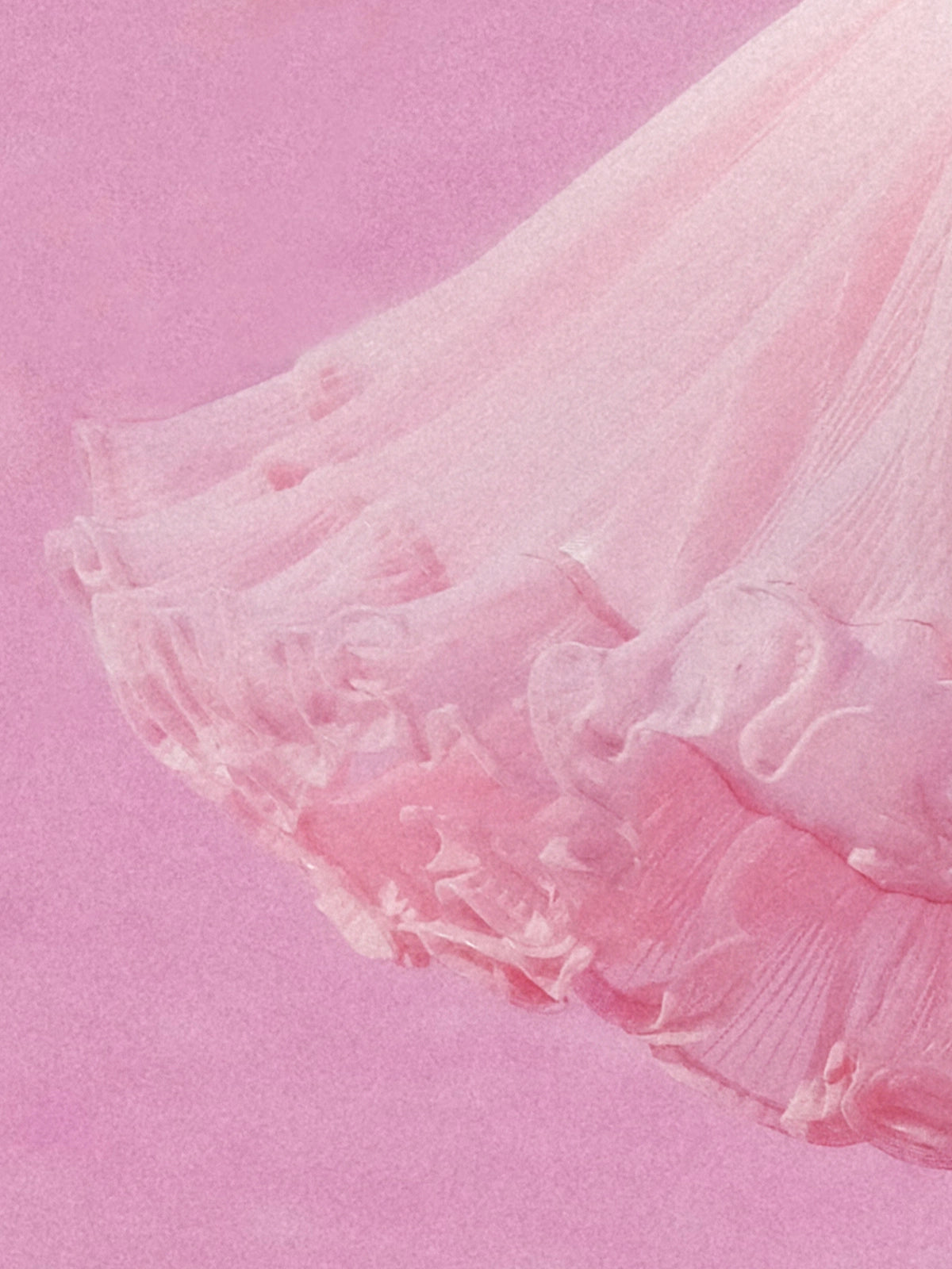 Rose Ruffle Hem & Layered Tulle Fabric Detail – Betty Boop × Pom Pêche Spin™ Rose Ruffle Sports Skirt Macarons Pink
